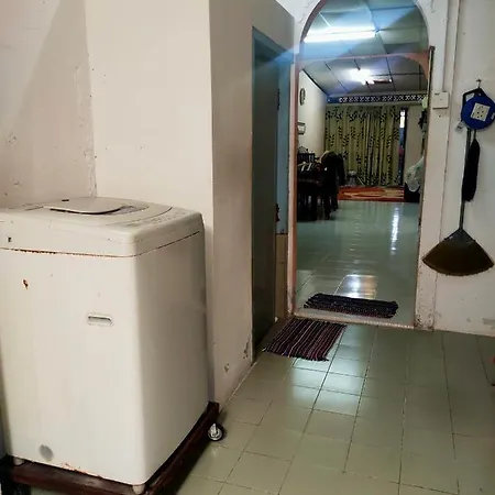 Hrl Homestay Kangar Exterior photo